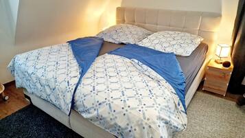 2 Schlafzimmer, Schreibtisch, WLAN, Bettwäsche