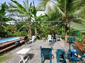 المنطقة المحيطة بالمنشأة