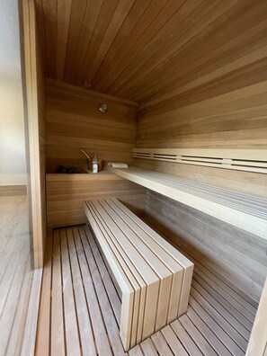 Private spa tub - Aquarella Sunset 2 Bed Front Beach (Guayacanes)