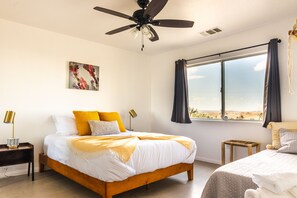 Room - Pueblito • Spacious Oasis with Pool & Hot Tub (Joshua Tree)