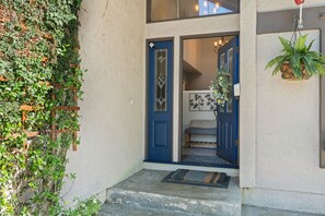 Exterior detail - Grand Piano, Stocked Kitchen, Modern Decor (San Dimas)