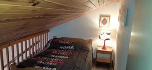 3 chambres, fer et planche à repasser