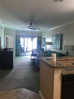 Living area - Welcome 2023 in Paradise! 2 bedroom villa , Sleeps 8 comfortably. (Paradise Island ,Nassau)