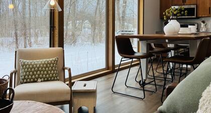 Secluded & Restful! Modern Cabin-close to South Haven, Fennville, Saugatuck!