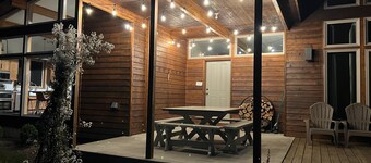 Secluded & Restful!  Modern Cabin-close to South Haven, Fennville, Saugatuck!