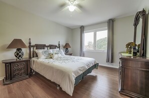 4 bedrooms, iron/ironing board, free WiFi, bed sheets