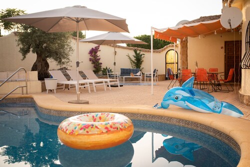 Family-friendly villa with private pool in a fantastic location.