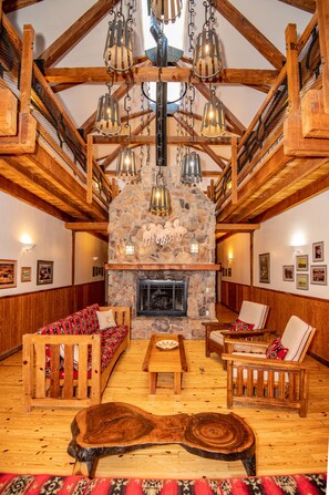 프리미엄 채널 시청이 가능한 28인치 평면 TV, TV