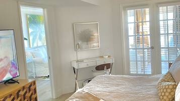 2 bedrooms, desk, iron/ironing board, free WiFi