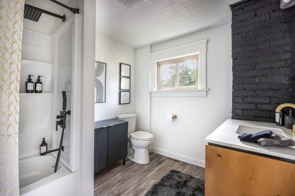 Bruser, hårtørrer, håndklæder