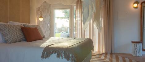 Kamar Twin Romantis | Seprai premium, selimut bulu angsa, dan tempat tidur Tempur-Pendic