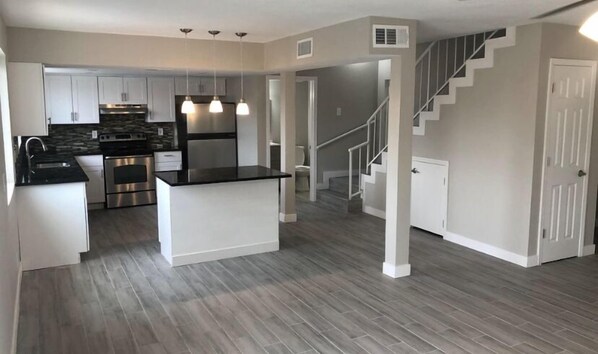 Interior - [UNAVAILABLE] Modern room in Chandler - 15 minutes from everything in Phoenix! (Chandler)