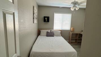 2 bedrooms, desk, free WiFi, bed sheets