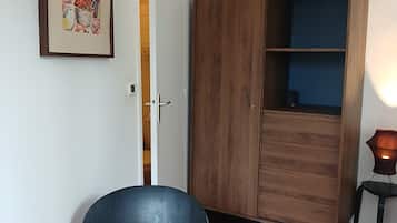 Standard Studio | Iron/ironing board, free WiFi, bed sheets