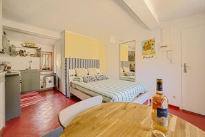 Standard Studio | Living area