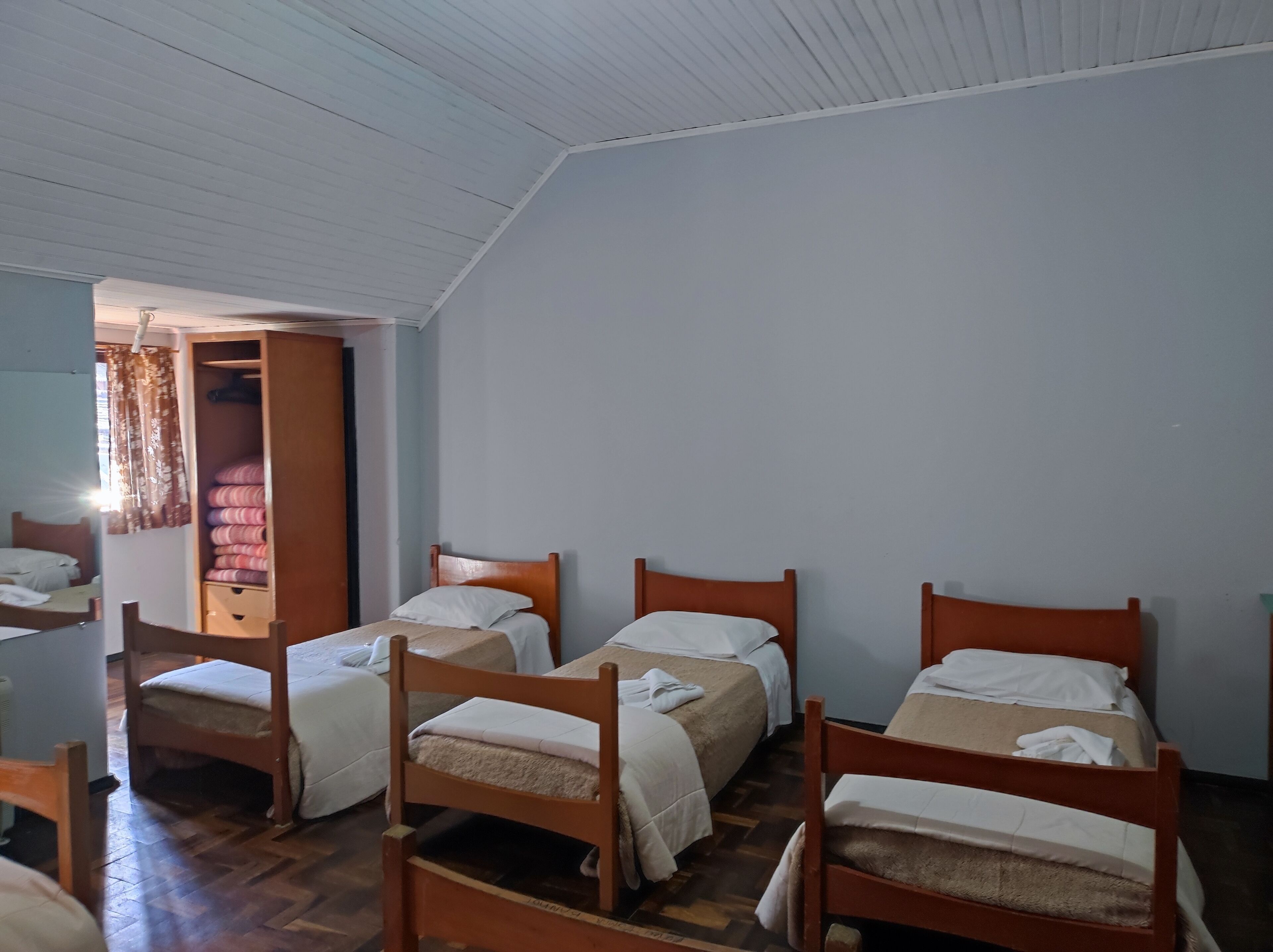 Wifi gratis y ropa de cama 
