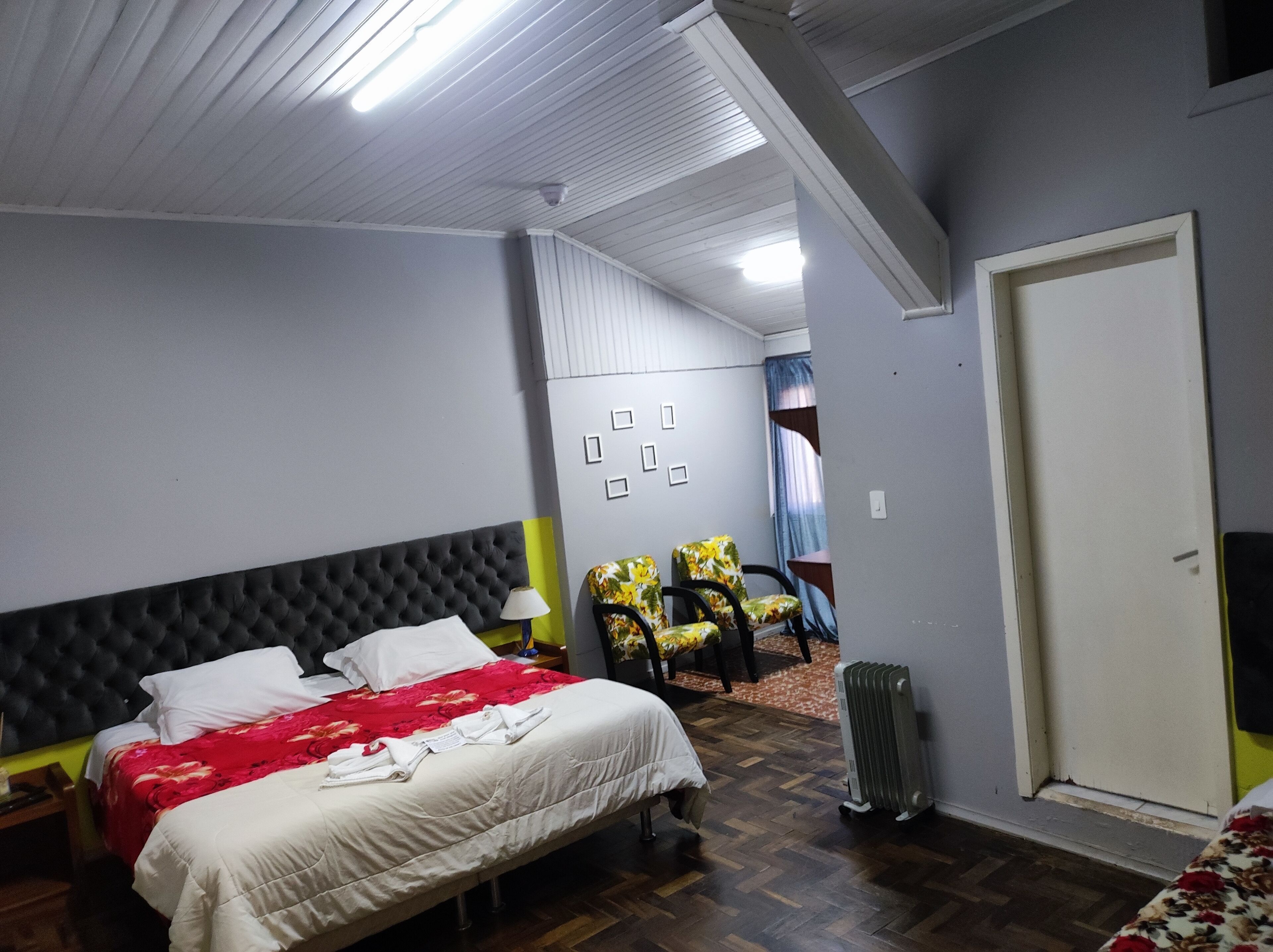 Wifi gratis y ropa de cama 