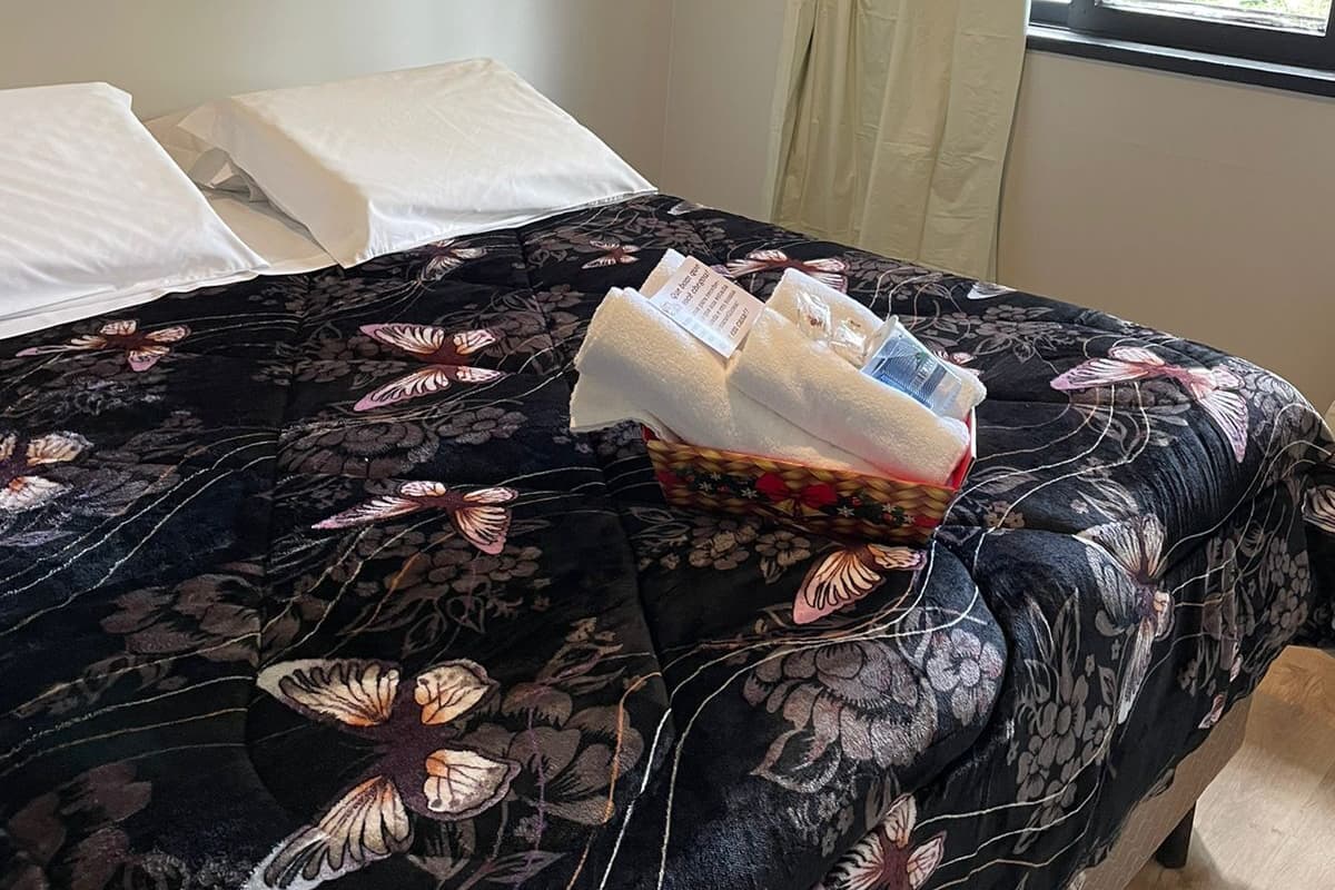 Free WiFi, bed sheets