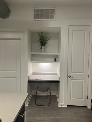 Interior - Luxury midtown/ downtown apt near medcenter (Houston)