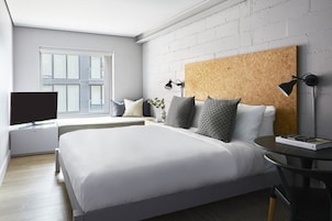 Estúdio clássico, 1 cama King, para não fumantes (Self Check-in with Virtual Front Desk) | Camas com colchões de espuma com sistema de memória