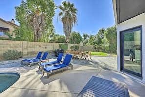 Outdoor dining - Putting Green, Game Room, Pool! Scottsdale Oasis (Scottsdale)