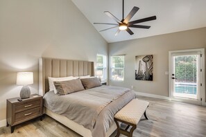 4 bedrooms, desk, iron/ironing board, travel cot - Putting Green, Game Room, Pool! Scottsdale Oasis (Scottsdale)