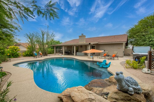 Peaceful, private home with pool & hot tub