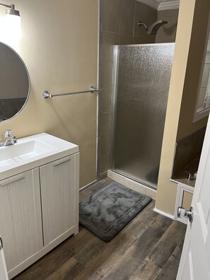 Combined shower/bathtub, jetted bath