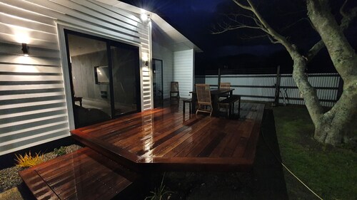 Just 3 minutes walk from the marina this Family getaway also has a Games room!