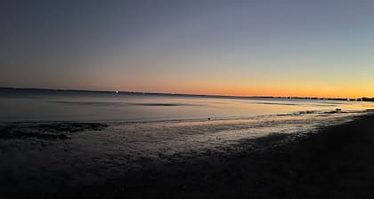 Minutes to Walnut Beach, newly renovated 3 bedroom home