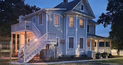 Getaway! Close to beach, outlet shopping & golf!