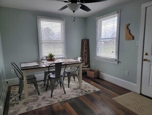 Dining - Getaway! Close to beach, outlet shopping & golf! (Millsboro)