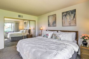 2 bedrooms, iron/ironing board, Internet, bed sheets - Golf Course View & Pool Access: Palm Desert Home (Palm Desert)
