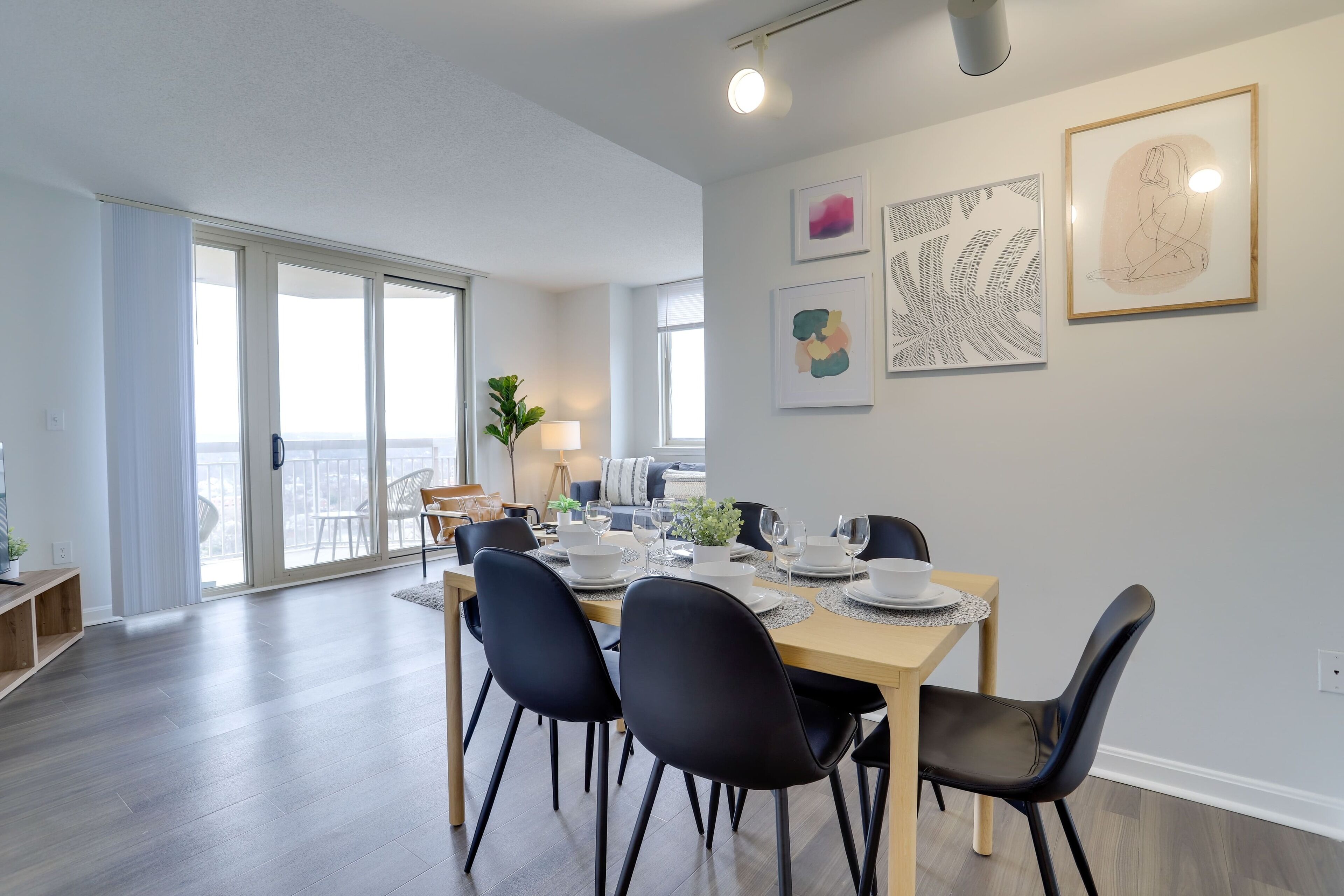 City Apartment | Dining room