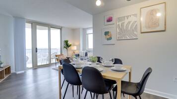 City Apartment | Ruang makan