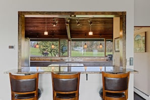 Interior - National Geographic Views 7bdr Hot Tub Game Room (Tunkhannock)