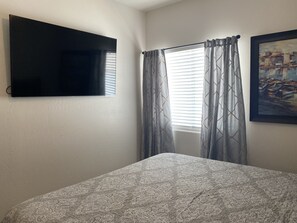 3 chambres, fer et planche à repasser, accès au Wi-Fi (inclus)