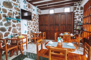 Free daily full breakfast
