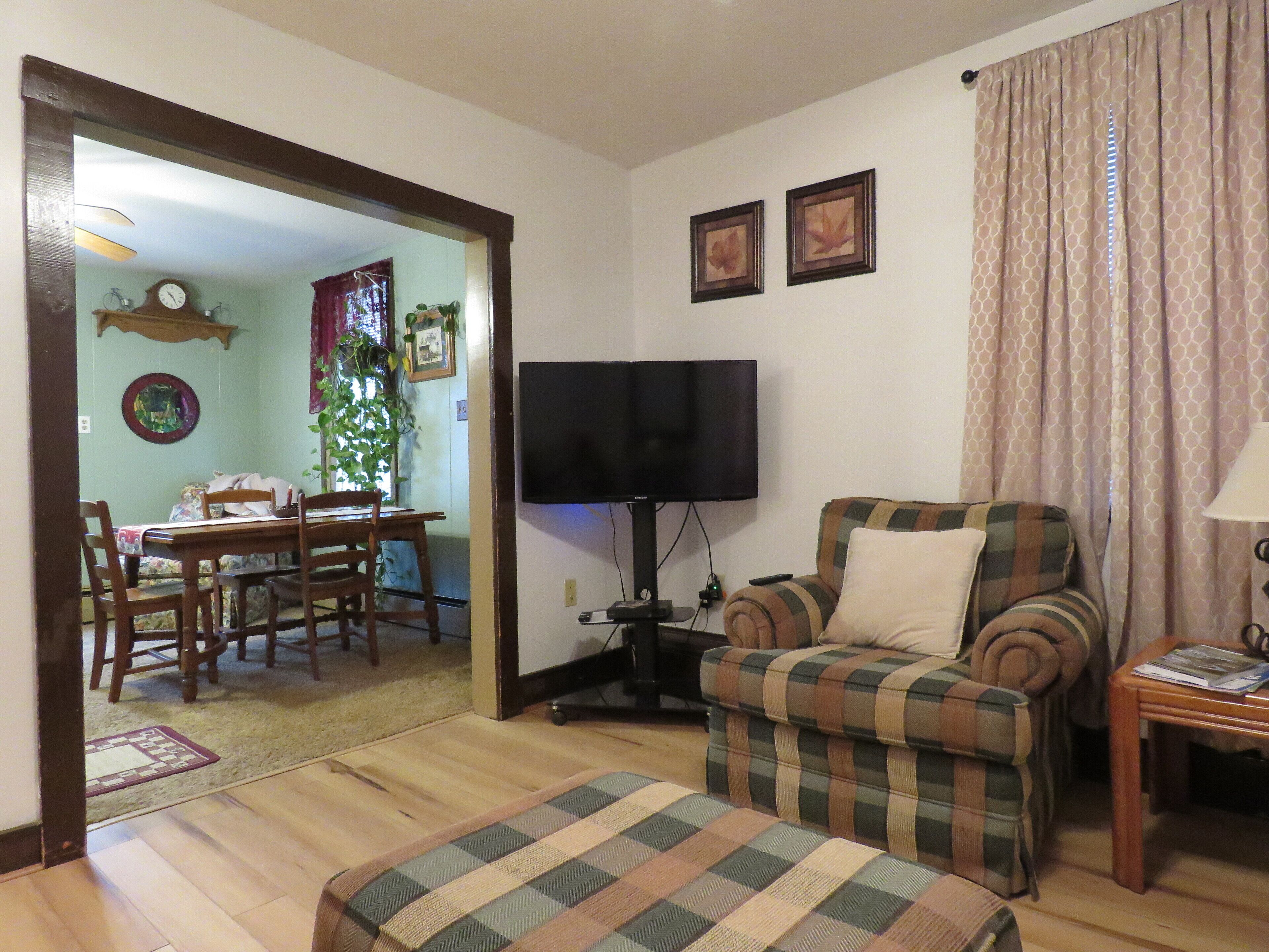 Smart TV, lettore DVD, libri, videoteca