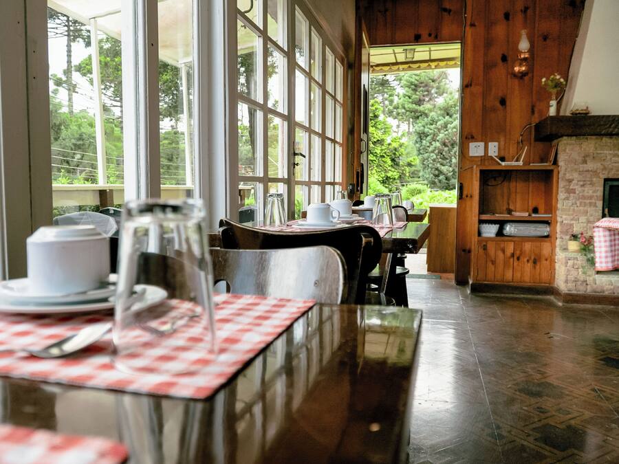 TĂ€gliches inbegriffenes FrĂŒhstĂŒcksbuffet