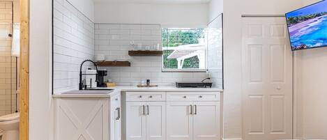 1 chambre, bureau, fer et planche à repasser, Wi-Fi gratuit