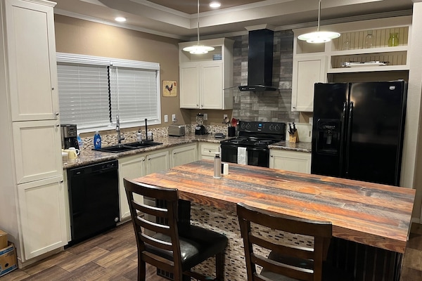 Frigorífic, microones, forn i placa de cuina