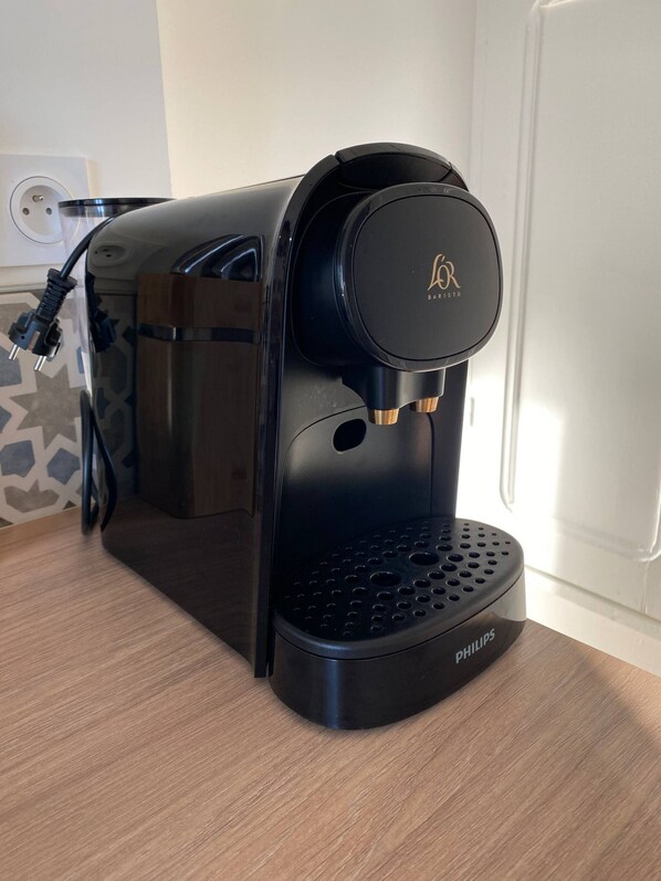 Unclassified image, 1 of 12, button