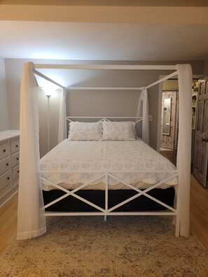 4 habitaciones, escritorio, wifi gratis y ropa de cama