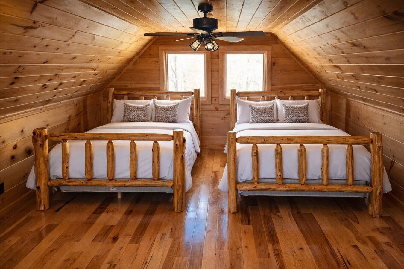 Desk, travel cot, free WiFi, bed sheets