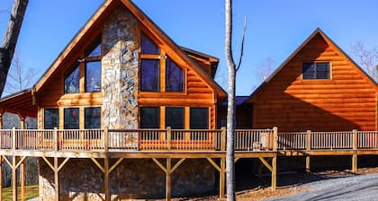 Private Mountain Lodge 5 Masters, Large Cabin Mt. Airy, NC