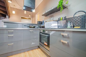 Microwave, dishwasher, toaster, high chair - Angela - BAR SUR AUBE (BAR SUR AUBE)