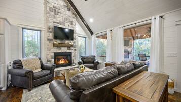 Télévision, cheminée