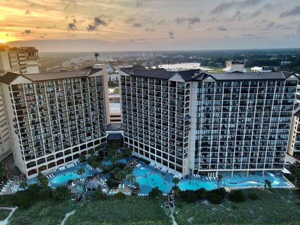 Exterior - Beach Cove Resort-Top Floor-Pools/Hot Tubs-Lazy River-4 Night Min Stay-Sleeps 5 (North Myrtle Beach)