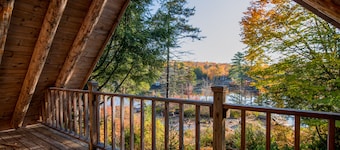 Beautiful Log Cabin on Highland Lake